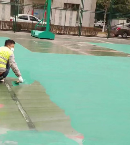 昌都球场地面翻新